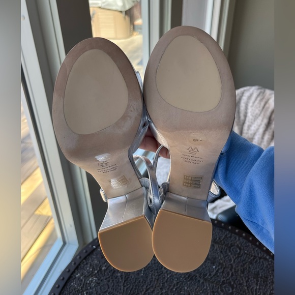 NEW STUART WEITZMAN DAYNA 100MM METALLIC LEATHER PLATFORM SANDALS IN SILVER 7.5 - Picture 11 of 11